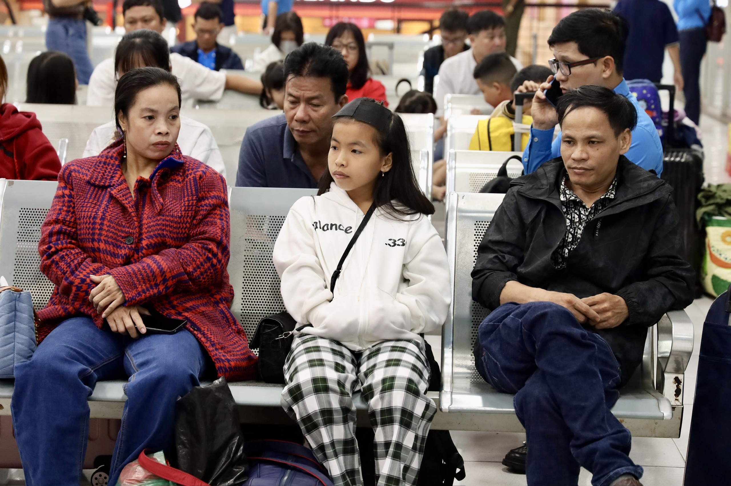 Rộn ràng chuyến tàu nghĩa tình đưa công nhân - lao động về quê đón Tết - Ảnh 2.