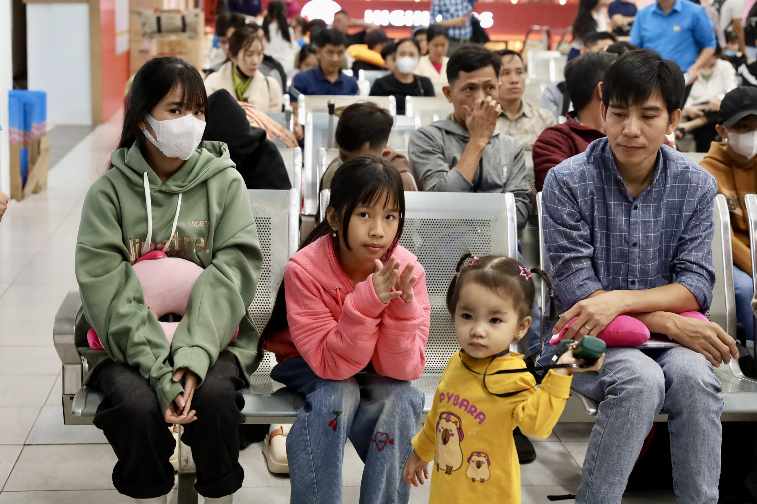 Rộn ràng chuyến tàu nghĩa tình đưa công nhân - lao động về quê đón Tết - Ảnh 7.