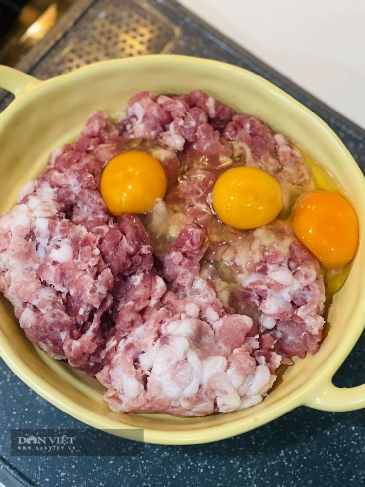 Bí quyết làm nem vuông hải sản vàng ruộm, giòn rụm mà không ngấy cho mâm cỗ Tết đẹp mắt, ngon miệng - 5