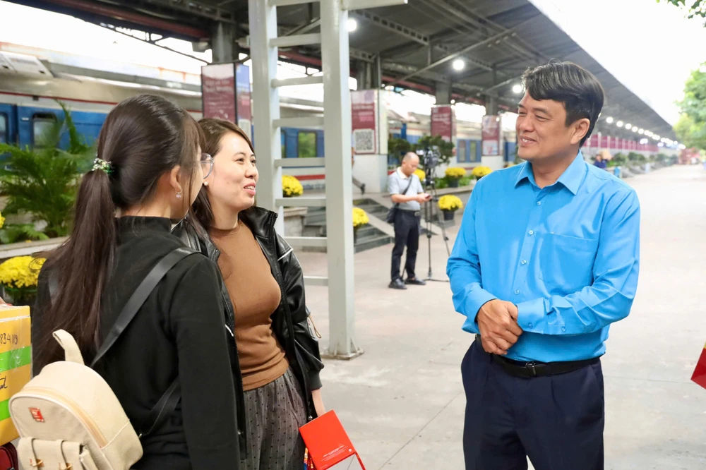 chuyến tàu công đoàn (11).jpg