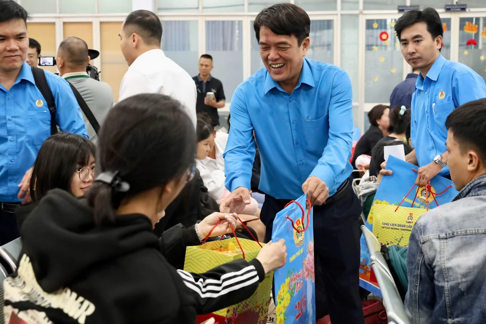 chuyến tàu công đoàn (1).jpg