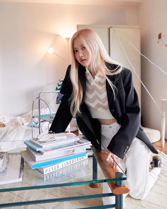 Họa tiết chevron, điểm nhấn hình học cho vẻ ngoài khác biệt- Ảnh 8.