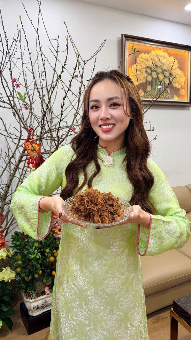 Bà xã NSND Công Lý dọn mâm cúng ông Táo cực đẹp mắt, cầu mong bình an cho gia đình - 3