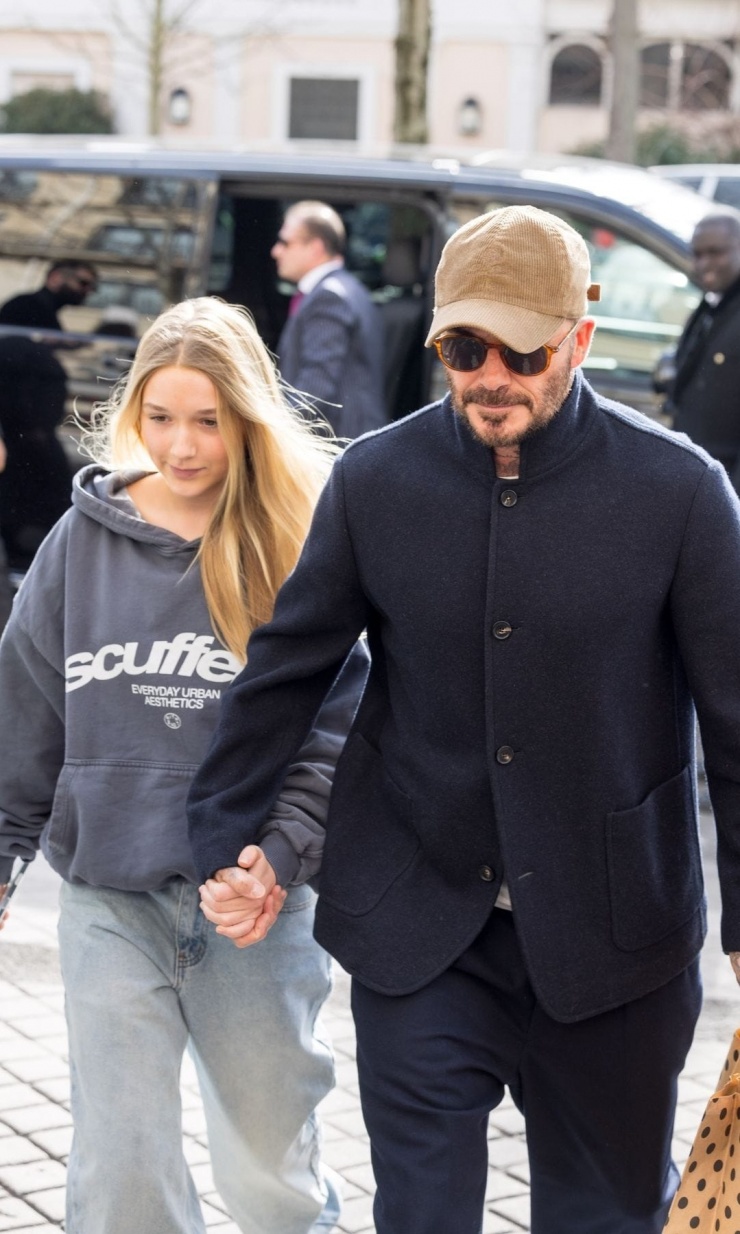 Thời trang dạo phố của David Beckham và con gái - 3