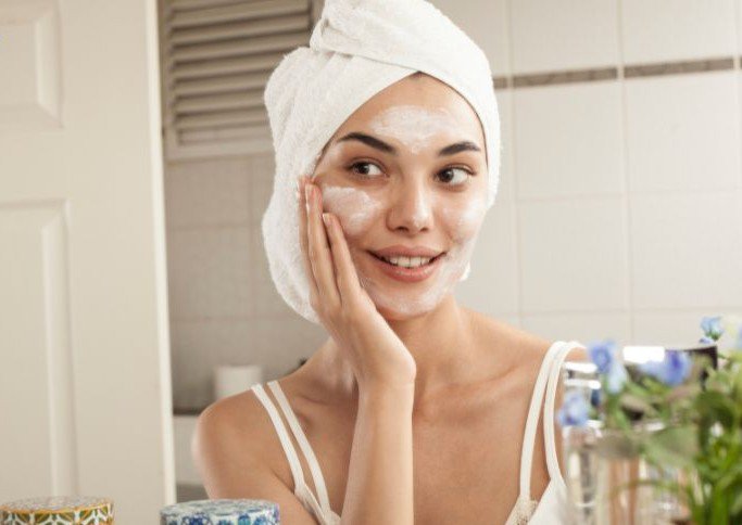 Chăm sóc da hằng ngày là bước không thể thiếu trong quy trình làm đẹp...