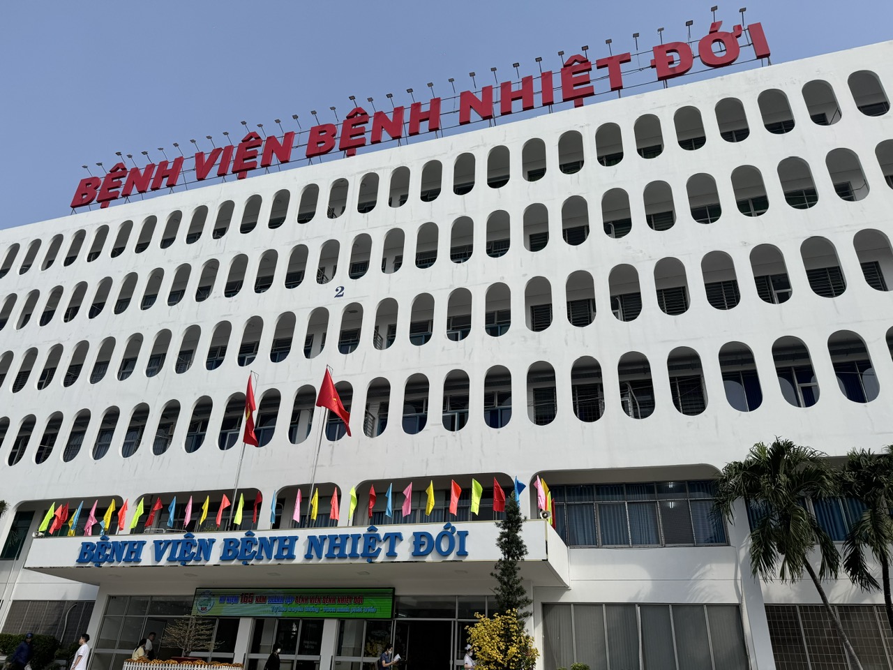 Bệnh viện Bệnh nhiệt đới - Ảnh 4.