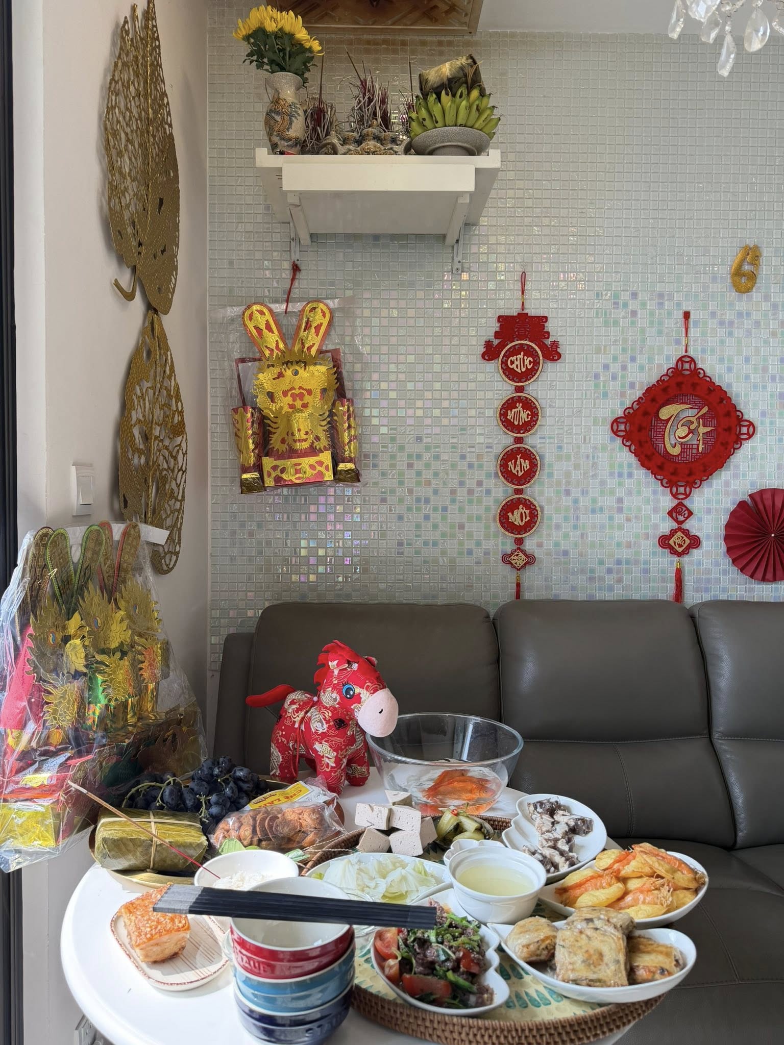 Đại hội khoe mâm cúng ông Công ông Táo tràn ngập MXH, loạt món đặc sản được đưa 