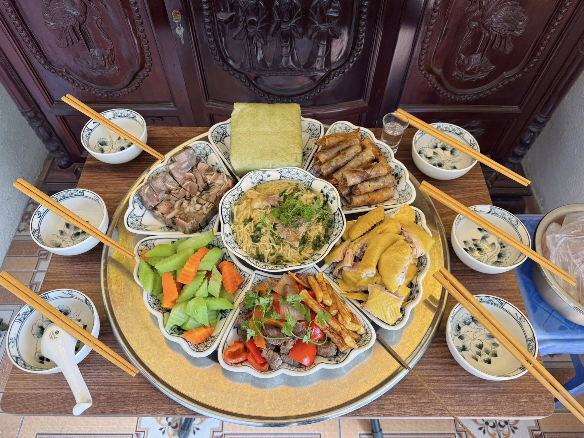 Đại hội khoe mâm cúng ông Công ông Táo tràn ngập MXH, loạt món đặc sản được đưa 