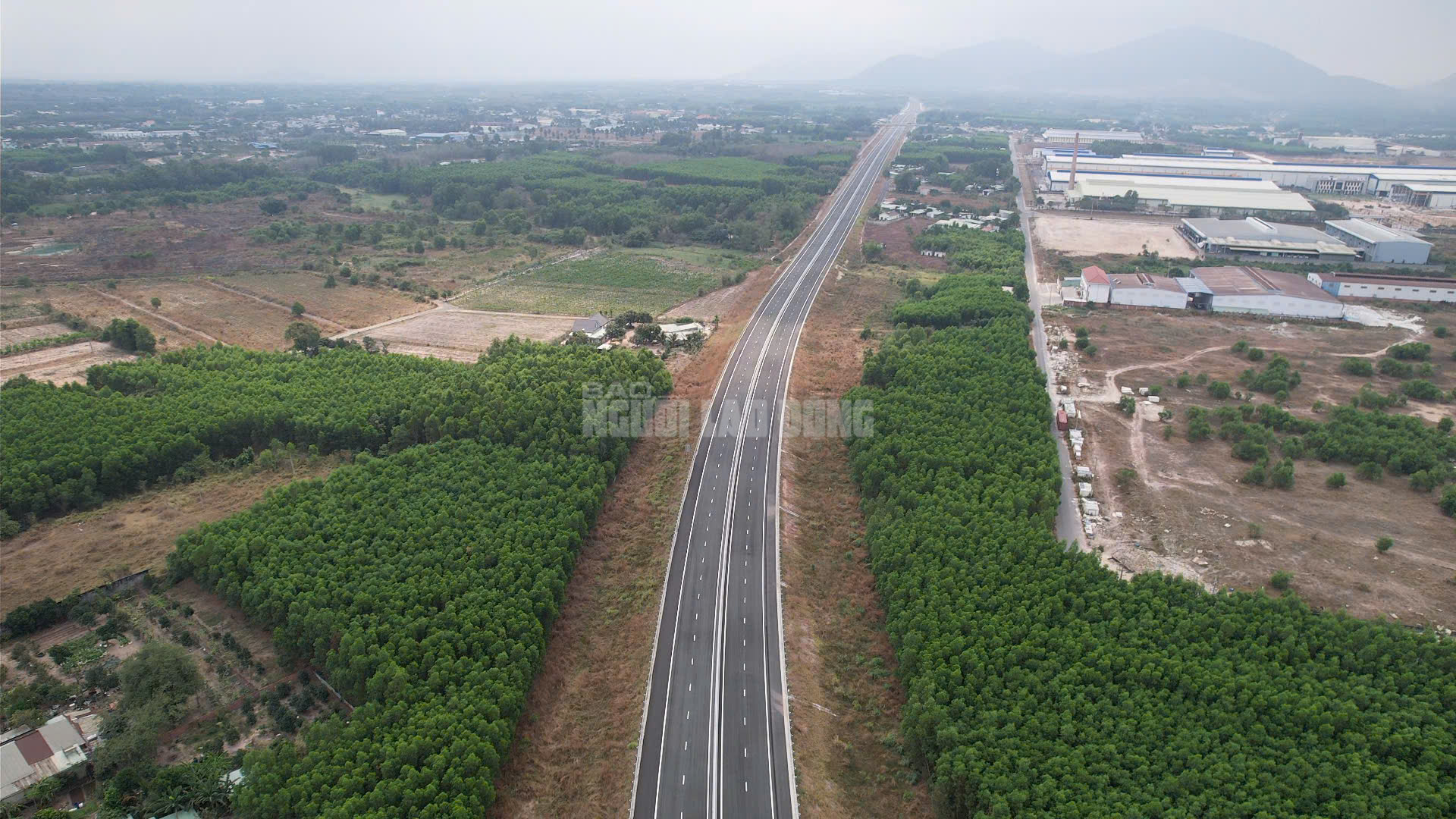 Khai thác tạm đoạn cao tốc biên hòa - Vũng Tàu trước Tết Nguyên đán 2026 - Ảnh 4.