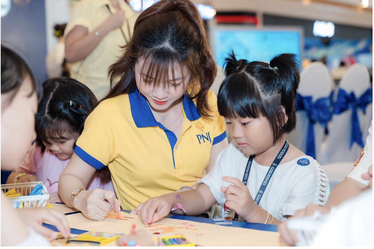 Những hành trình CSR được gọi tên tại WeChoice Awards 2025: Khi trách nhiệm xã hội của doanh nghiệp chạm tới trái tim cộng đồng- Ảnh 3.