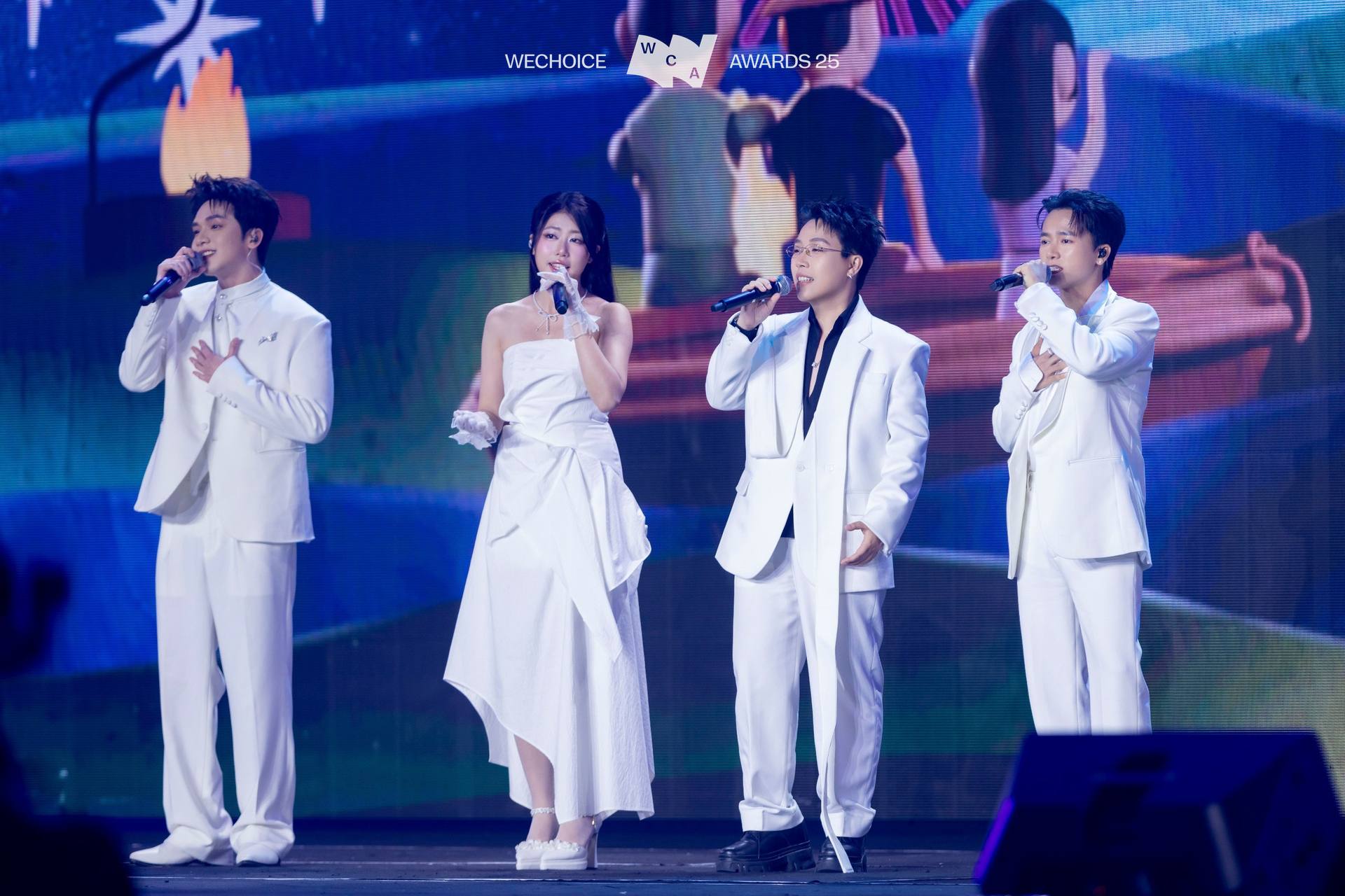 Hơn 83 triệu lượt xem và cả loạt ca khúc lên top xu hướng: Album WeChoice Awards chưa bao giờ khiến fan nhạc thất vọng!- Ảnh 3.