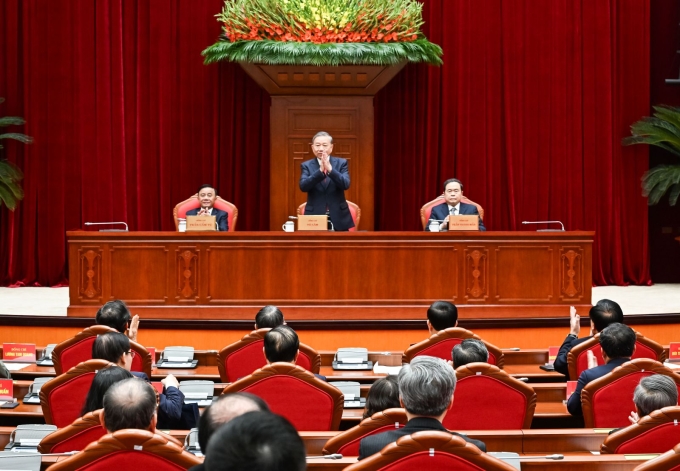 Tổng Bí thư Tô Lâm; Chủ tịch Quốc hội Trần Thanh Mẫn; Thường trực Ban Bí thư Trần Cẩm Tú chủ trì gặp mặt các Tiểu ban chuẩn bị Đại hội XIV và Ban Chỉ đạo tổng kết 40 năm đổi mới. Ảnh: Cổng thông tin Đảng Cộng sản