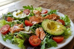 Nên ăn gì trước khi uống rượu: 5 loại thực phẩm giúp giảm say và bảo vệ dạ dày trong dịp Tết