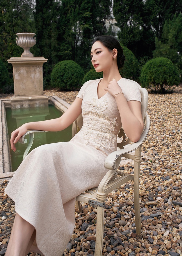 Ba tông màu dự tiệc sang trọng ai cũng mặc dịp đầu xuân năm mới- Ảnh 6.