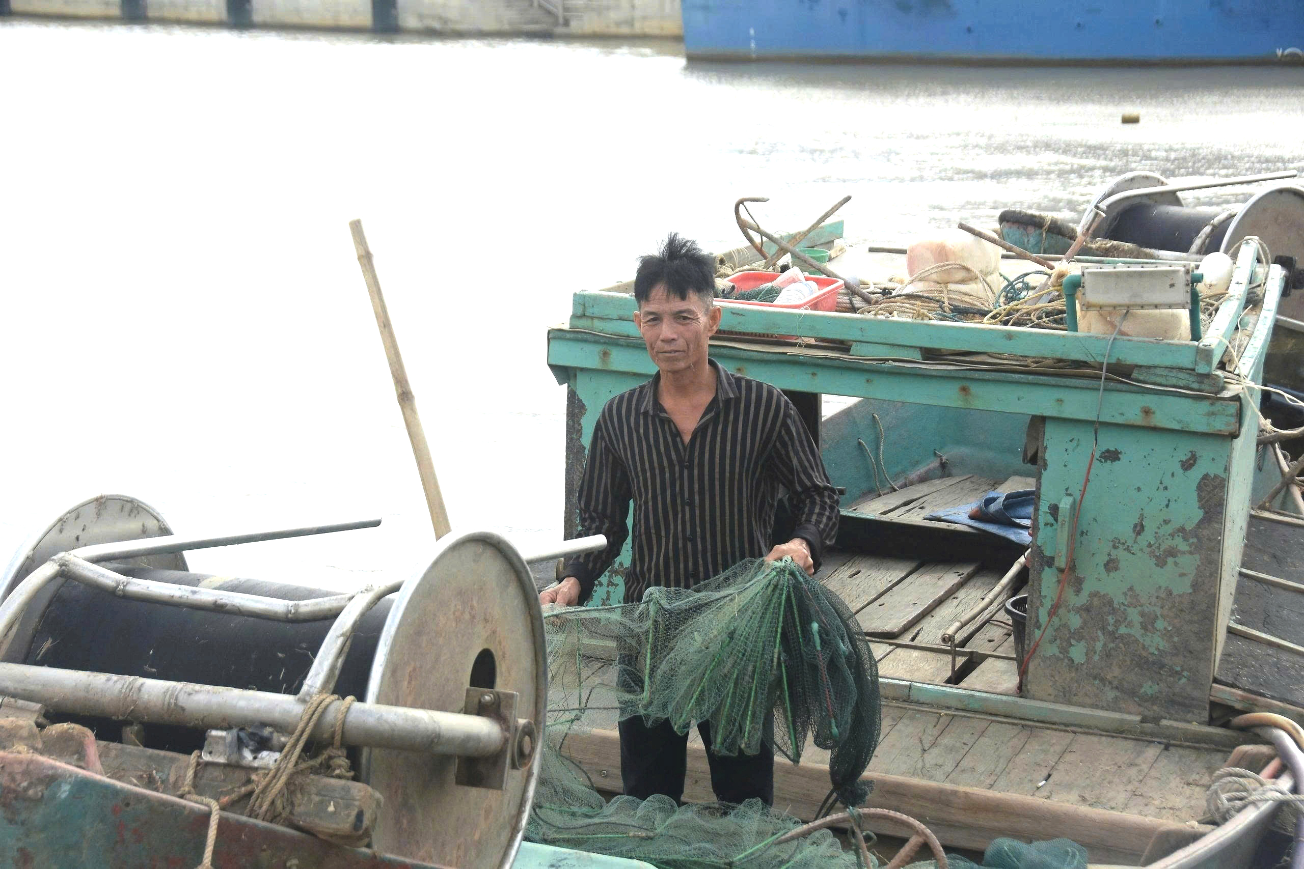 Người hùng Võ Văn Dũng trên biển Cửa Việt cứu nạn tàu cá năm 2025 - Ảnh 3.