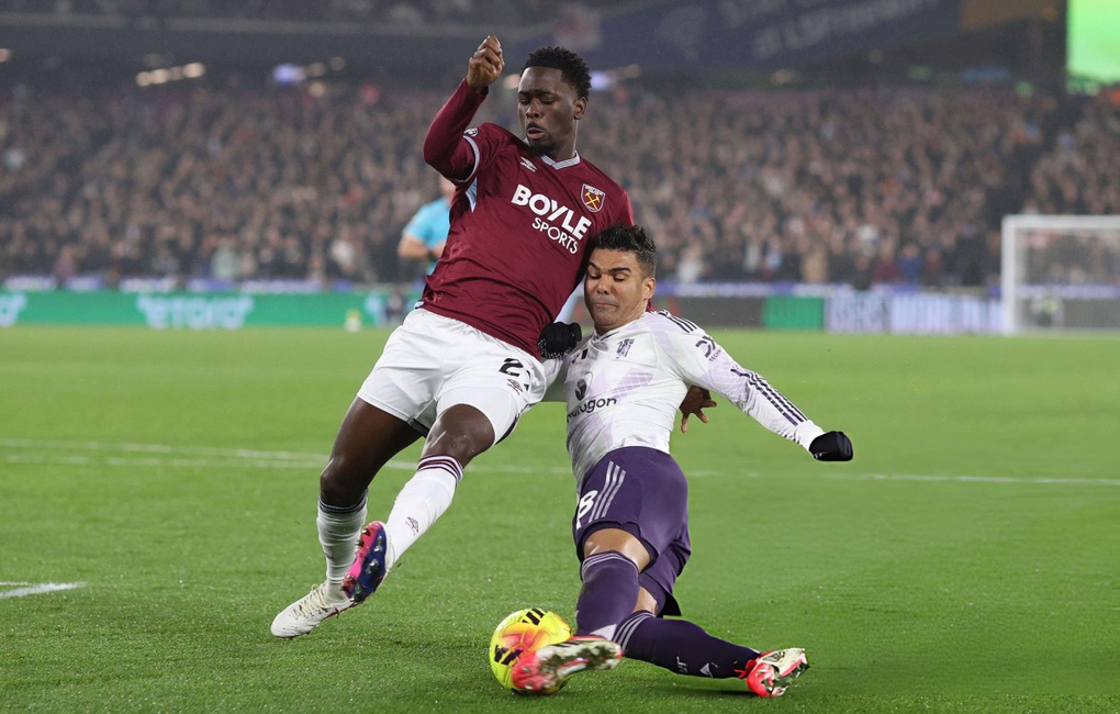 Sesko tỏa sáng phút bù giờ giúp Man Utd thoát thua West Ham - 2