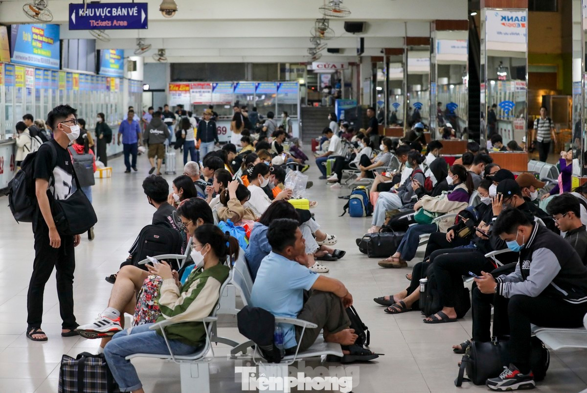 Chậm hủy chuyến bay: Khách có quyền yêu cầu hoàn vé trường hợp nào?- Ảnh 2.