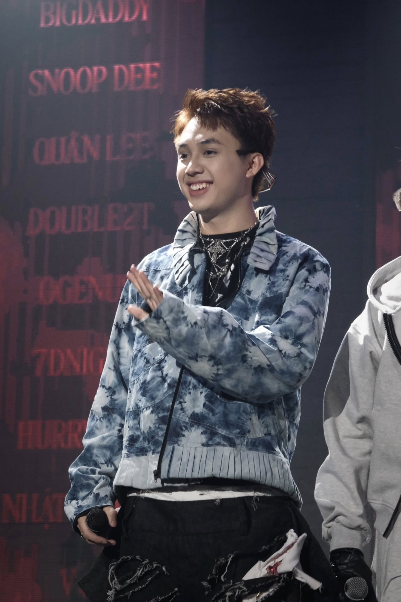 Nam rapper bước ra từ Rap Việt “chạy show” tất bật cuối năm, visual sáng bừng chiếm spotlight- Ảnh 7.