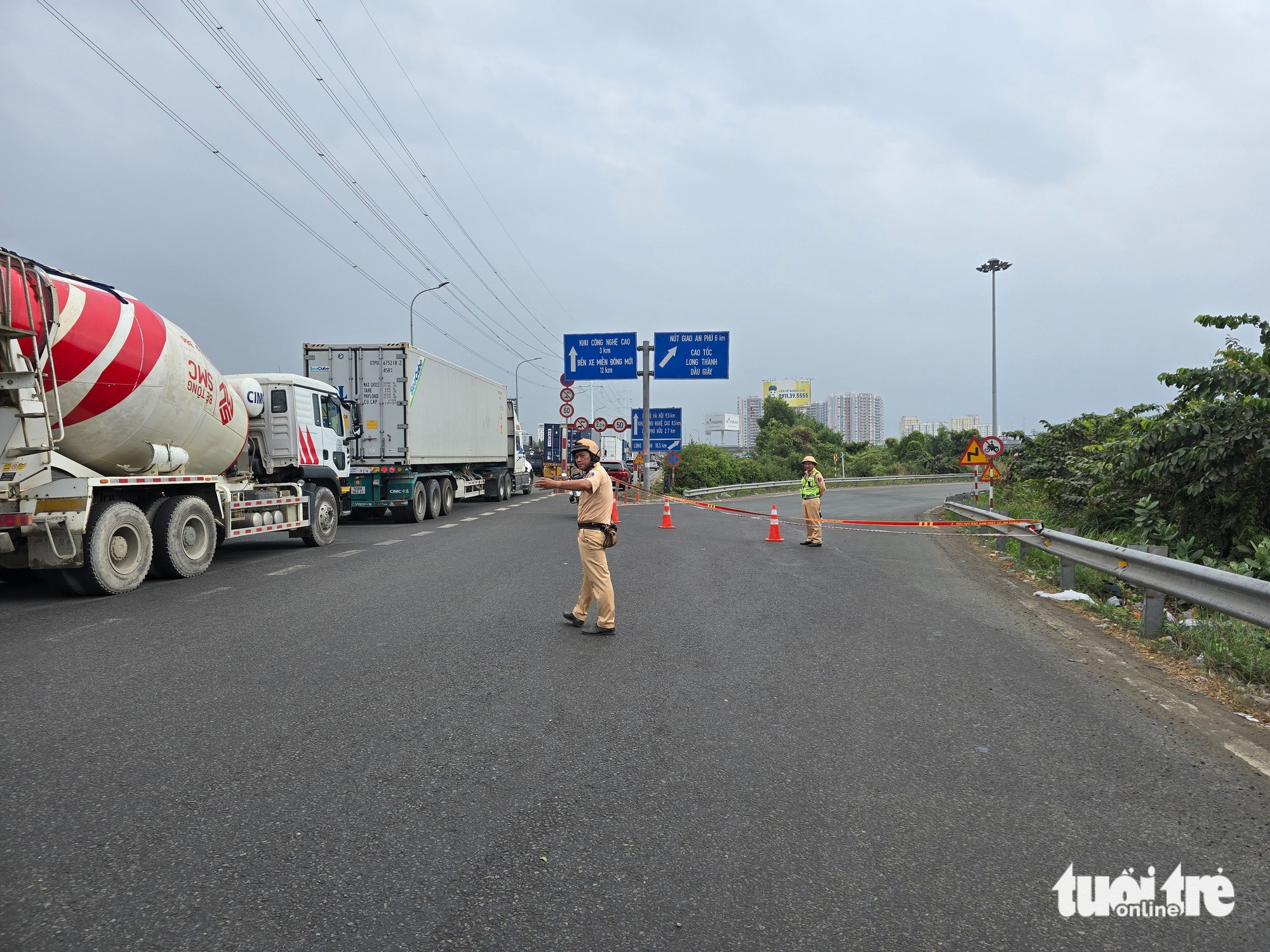 kẹt xe - Ảnh 10.