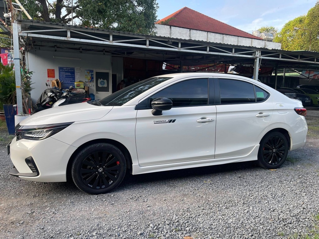 Khảo giá thuê ô tô tự lái Tết 2026 từng phân khúc, rẻ nhất 10 triệu đồng - 2