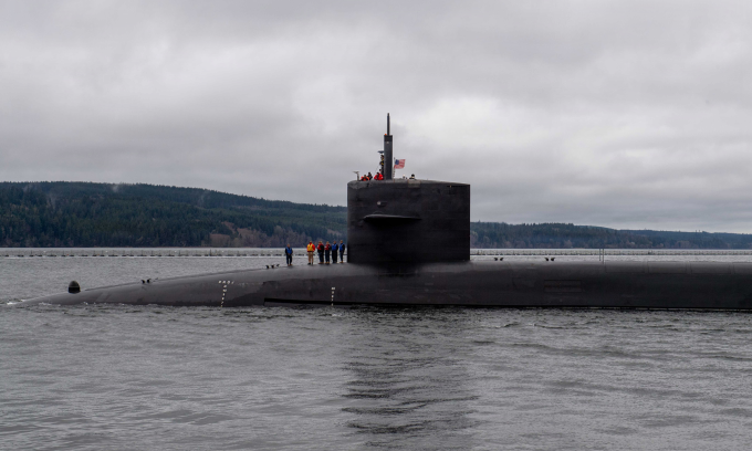 Tàu ngầm USS Maine lớp Ohio trở về căn cứ hải quân Kitsap-Bangor ở bang Washington hôm 2/2. Ảnh: US Navy