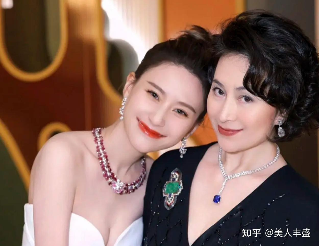 Lộ diện nữ diễn viên giàu nhất showbiz, nhan sắc ăn đứt cả 