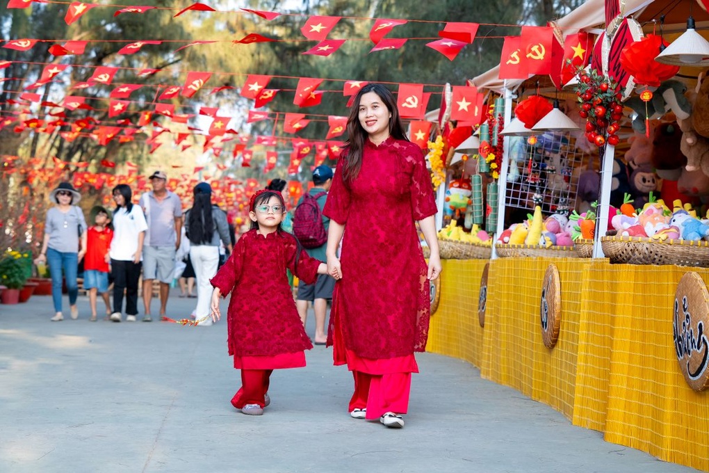 Đón Tết sớm tại đô thị Vinhomes Green Paradise - 4