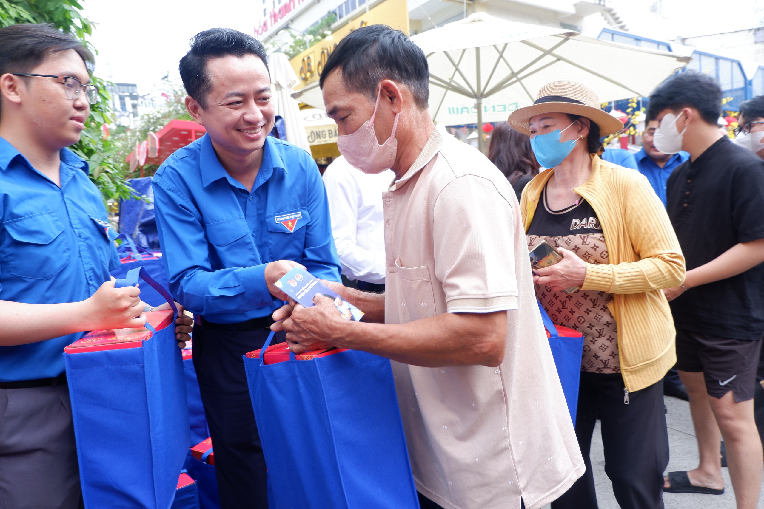 Chương trình 'Mang Tết về nhà' năm 2026 đưa hàng ngàn người khó khăn về quê đón Tết - Ảnh 2.