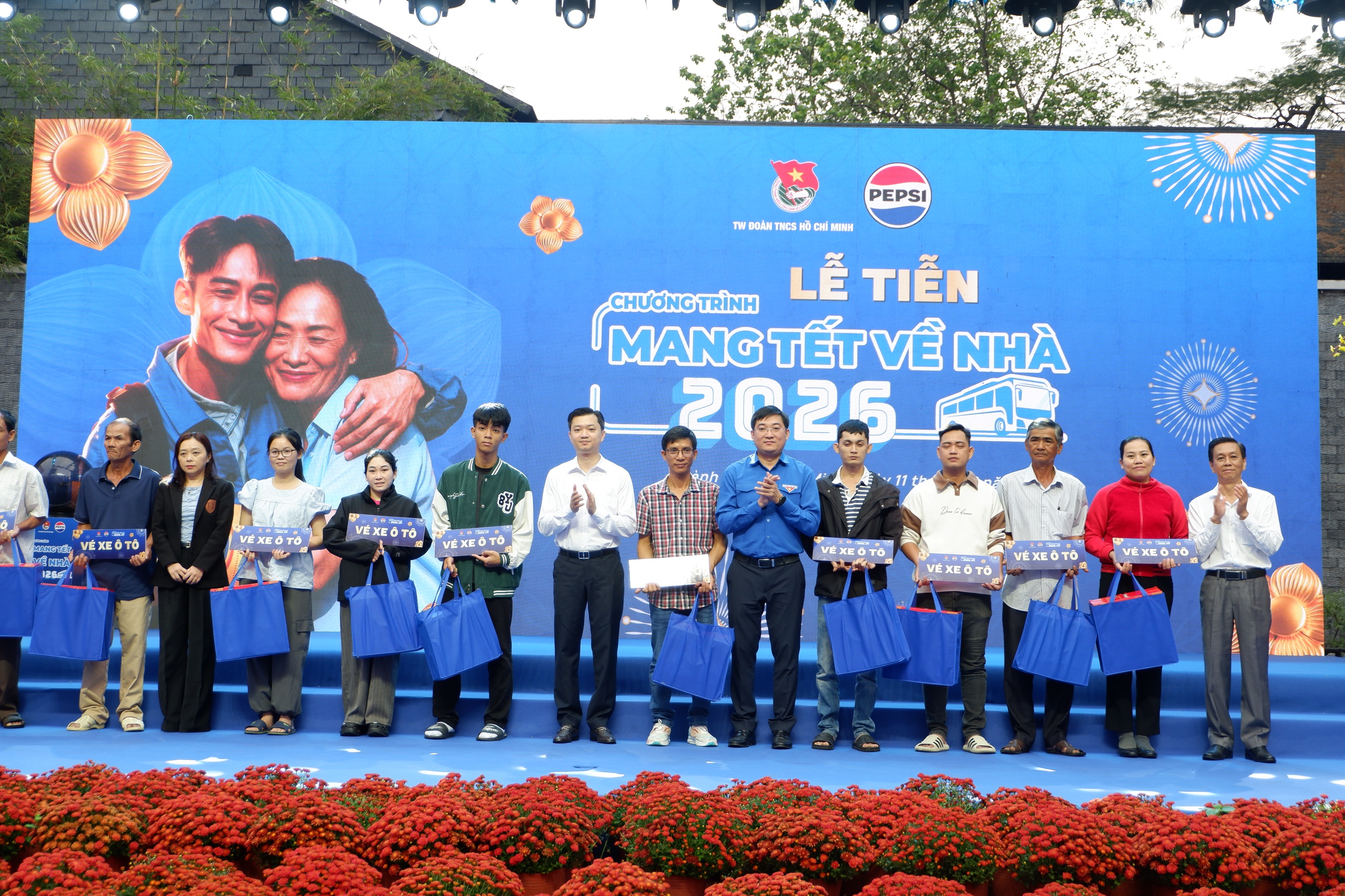 Chương trình 'Mang Tết về nhà' năm 2026 đưa hàng ngàn người khó khăn về quê đón Tết - Ảnh 5.