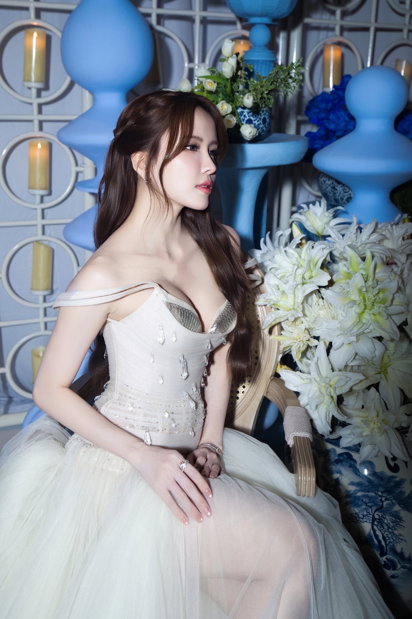 Nữ ca sĩ biểu diễn ở chương trình Bộ Quốc phòng: Hát hay xinh đẹp không thiếu thứ gì, ngày càng được công nhận thực lực- Ảnh 5.