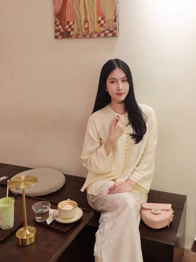 Diện đồ bà ba du xuân, giản dị tạo dấu ấn riêng- Ảnh 2.