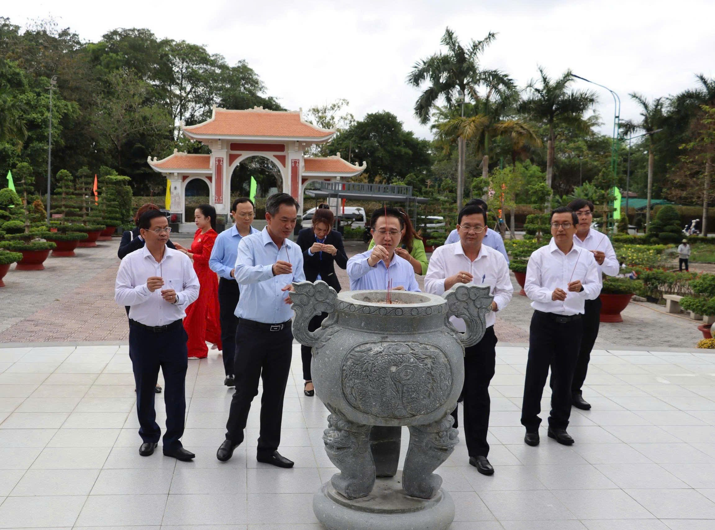 Nhiều hoạt động ý nghĩa của lãnh đạo Thành ủy TPHCM tại Cà Mau - Ảnh 7.