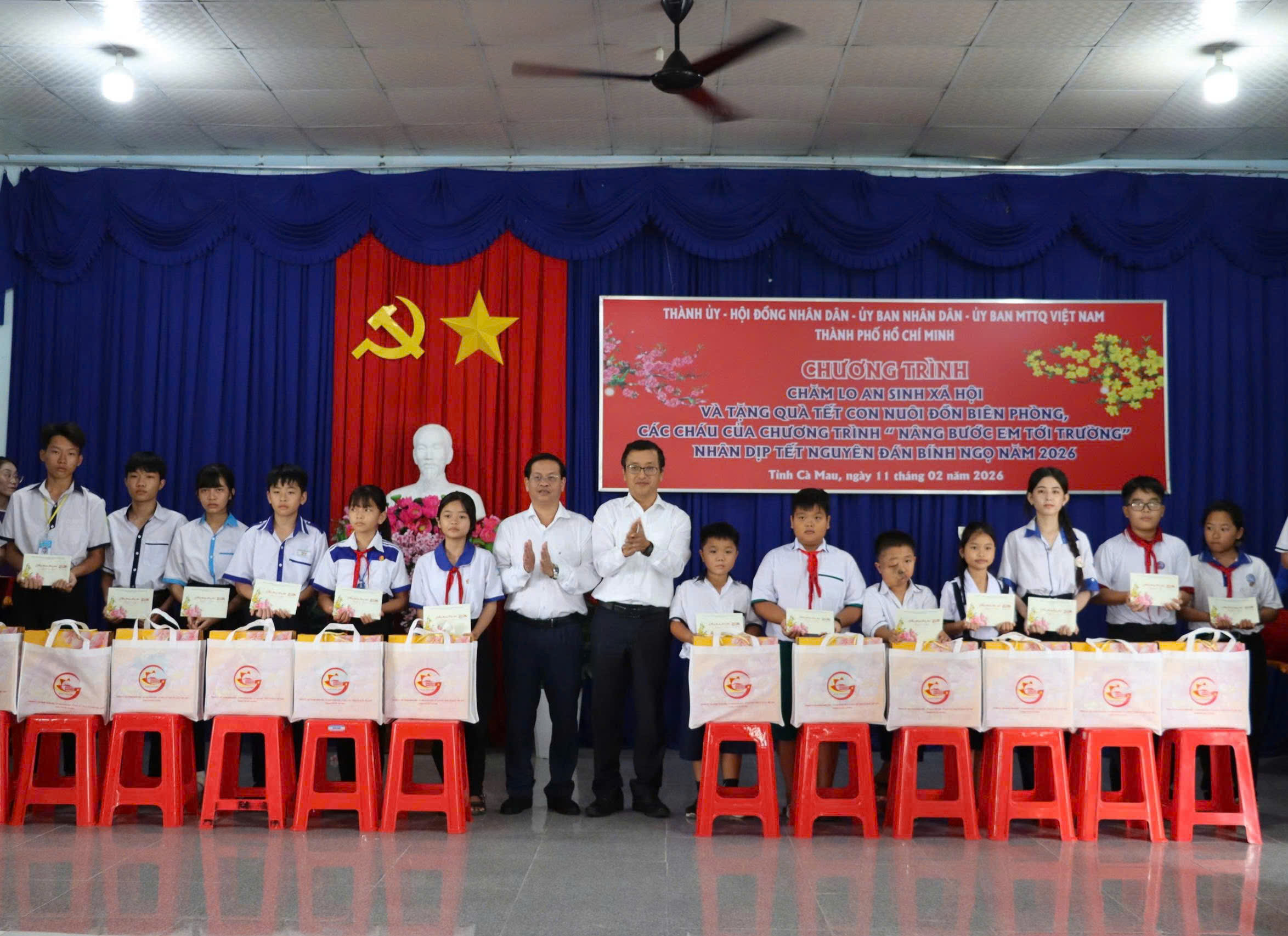 Nhiều hoạt động ý nghĩa của lãnh đạo Thành ủy TPHCM tại Cà Mau - Ảnh 12.