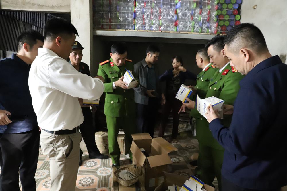 Rúng động Hà Tĩnh: Bóc gỡ đường dây sản xuất thuốc đông y tăng cân giả, thu giữ hơn 1 tấn viên hoàn- Ảnh 3.