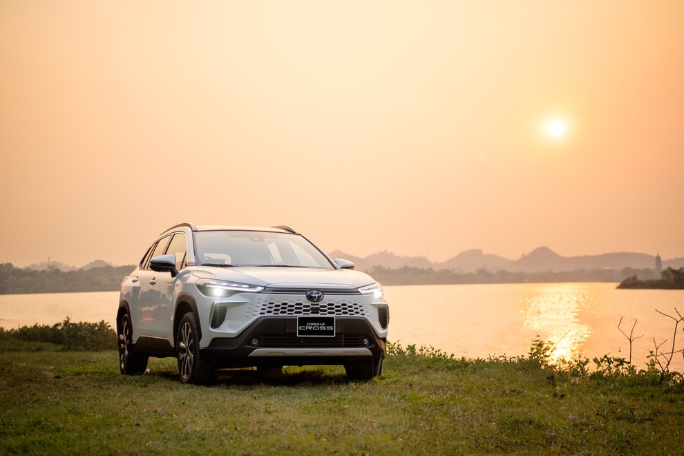 Toyota Corolla Cross ghi nhận doanh số vượt trội, giá bán và hậu mãi ngày càng hấp dẫn - 2