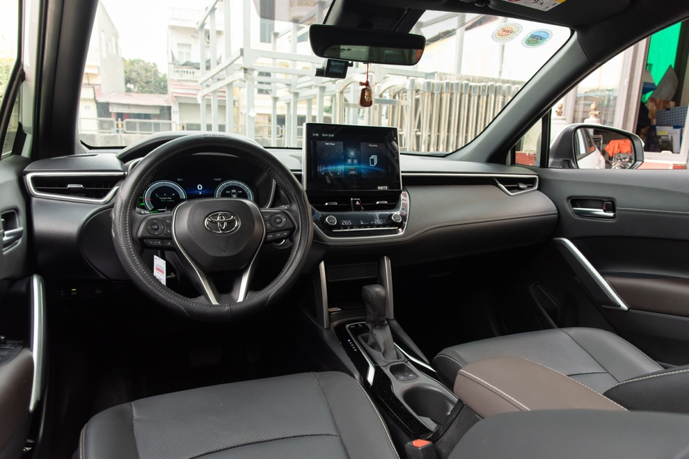 Toyota Corolla Cross ghi nhận doanh số vượt trội, giá bán và hậu mãi ngày càng hấp dẫn - 4