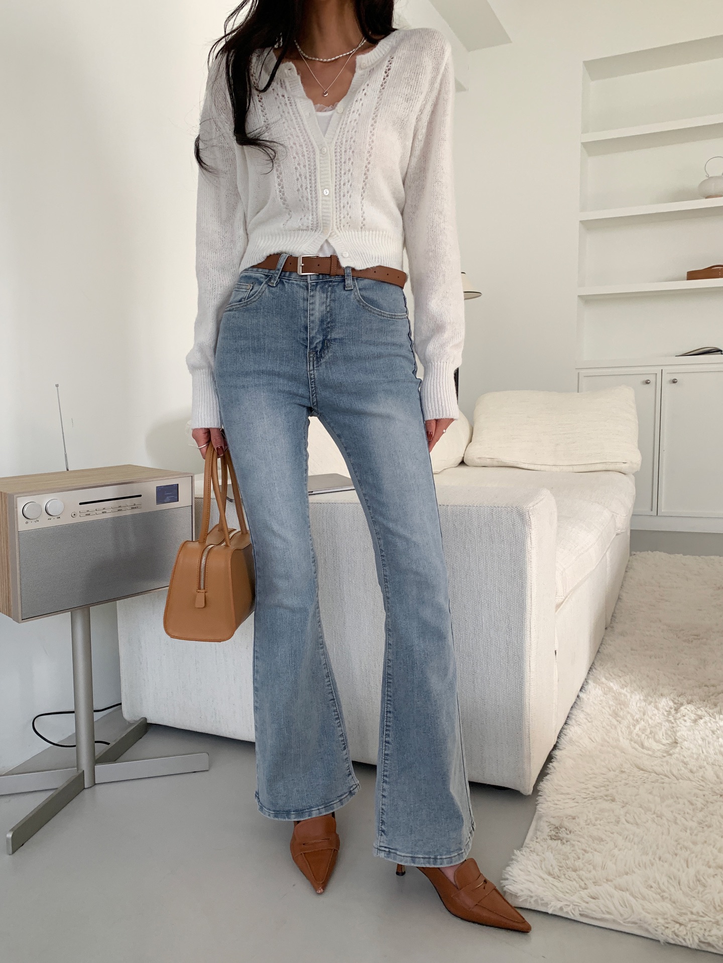 3 kiểu quần jeans không những thu gọn mà còn kéo dài chân- Ảnh 2.