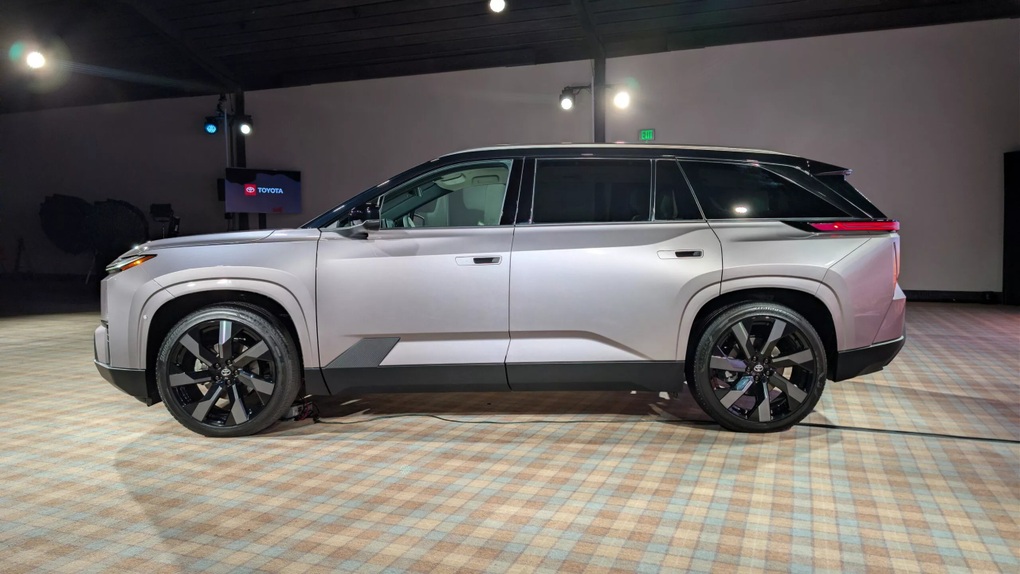 Toyota Highlander 2027 ra mắt: Bỏ máy xăng và hybrid, cuối năm mở bán - 2