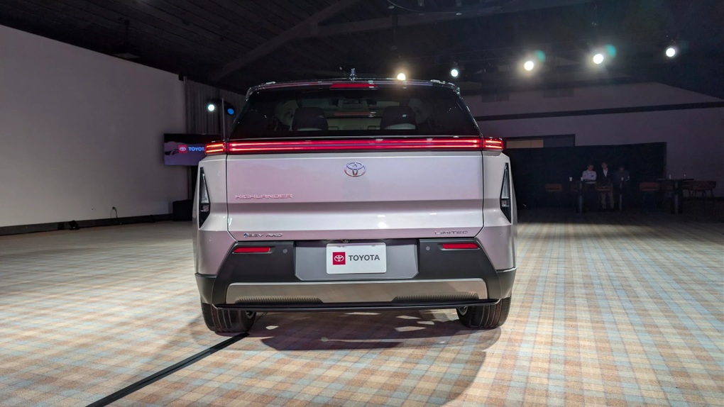 Toyota Highlander 2027 ra mắt: Bỏ máy xăng và hybrid, cuối năm mở bán - 3