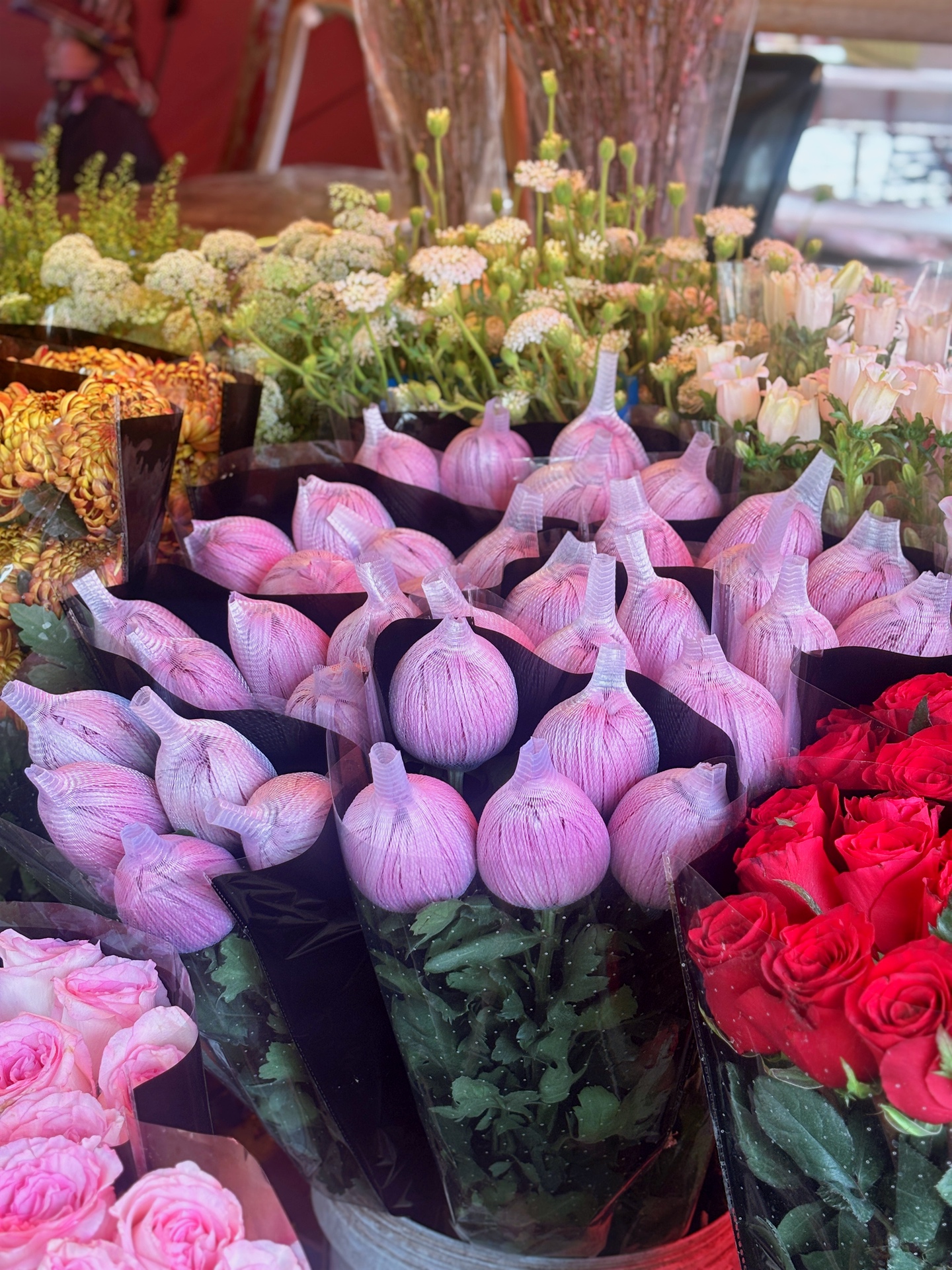 Chợ hoa Quảng Bá năm nay: Một loại hoa mới chiếm sóng, giá lên đến tiền triệu nhưng khách chốt mua chỉ trong nốt nhạc- Ảnh 10.