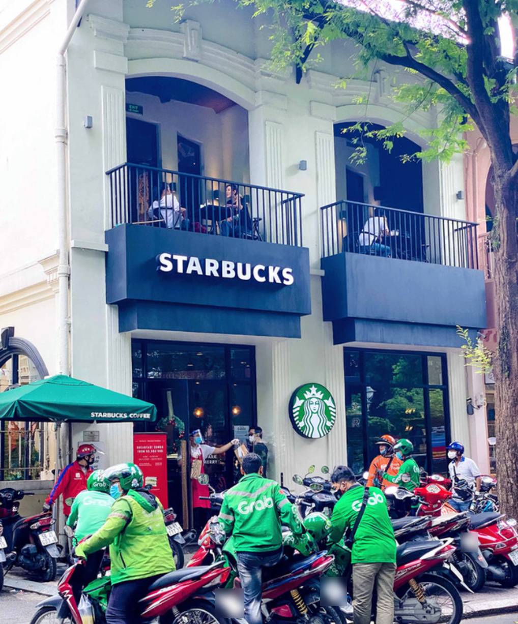 Comment chấn động của Starbucks Việt Nam đang khiến dân mạng chia sẻ chóng mặt: 1 bài đăng được 1 cốc nước?- Ảnh 3.