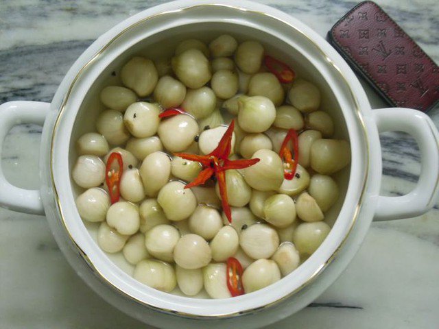 Ngộ độc thực phẩm dịp Tết thường xuất phát từ thói quen chủ quan khi ăn uống.