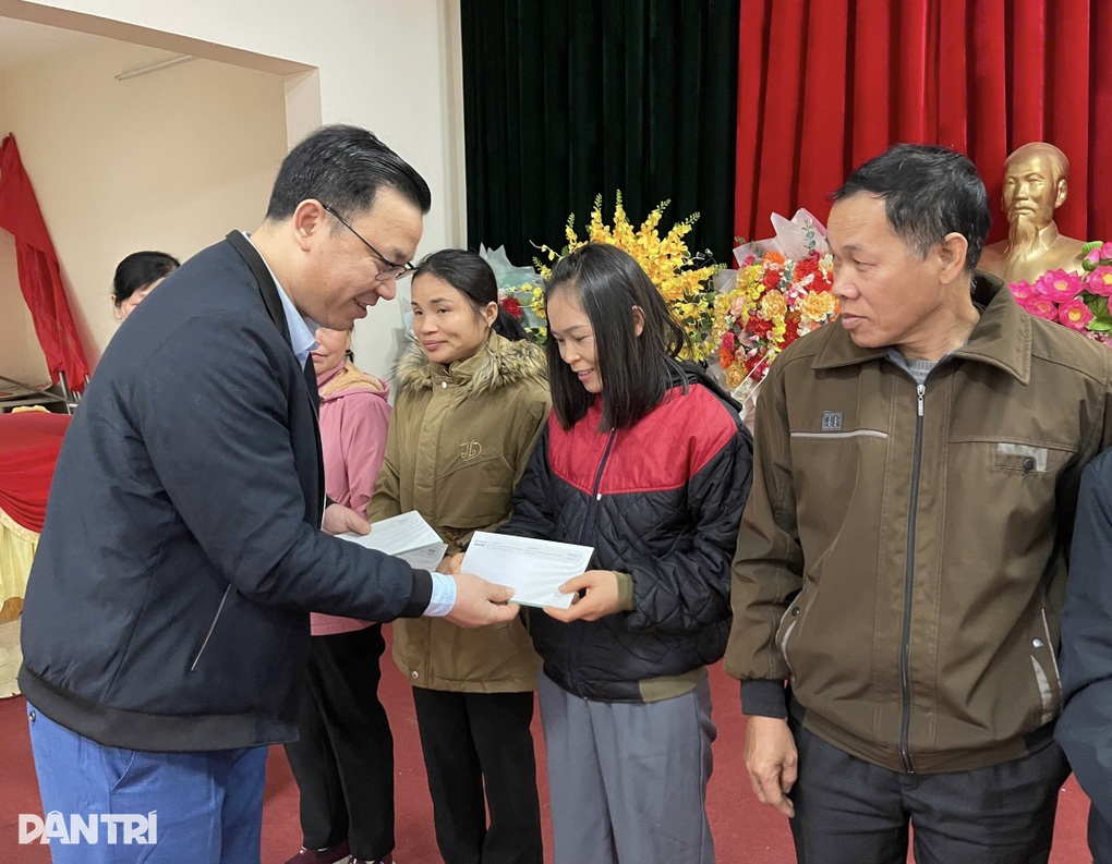 Trao 400 suất quà Tết Nhân ái tới người nghèo tỉnh Tuyên Quang - 4