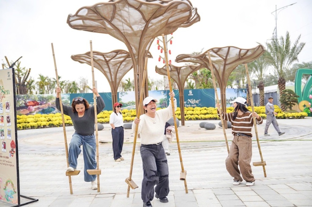 “Xuân Sen Sắc Nghệ”: Sắc xuân xứ Nghệ hòa quyện trong nhịp sống đô thị hiện đại - 6