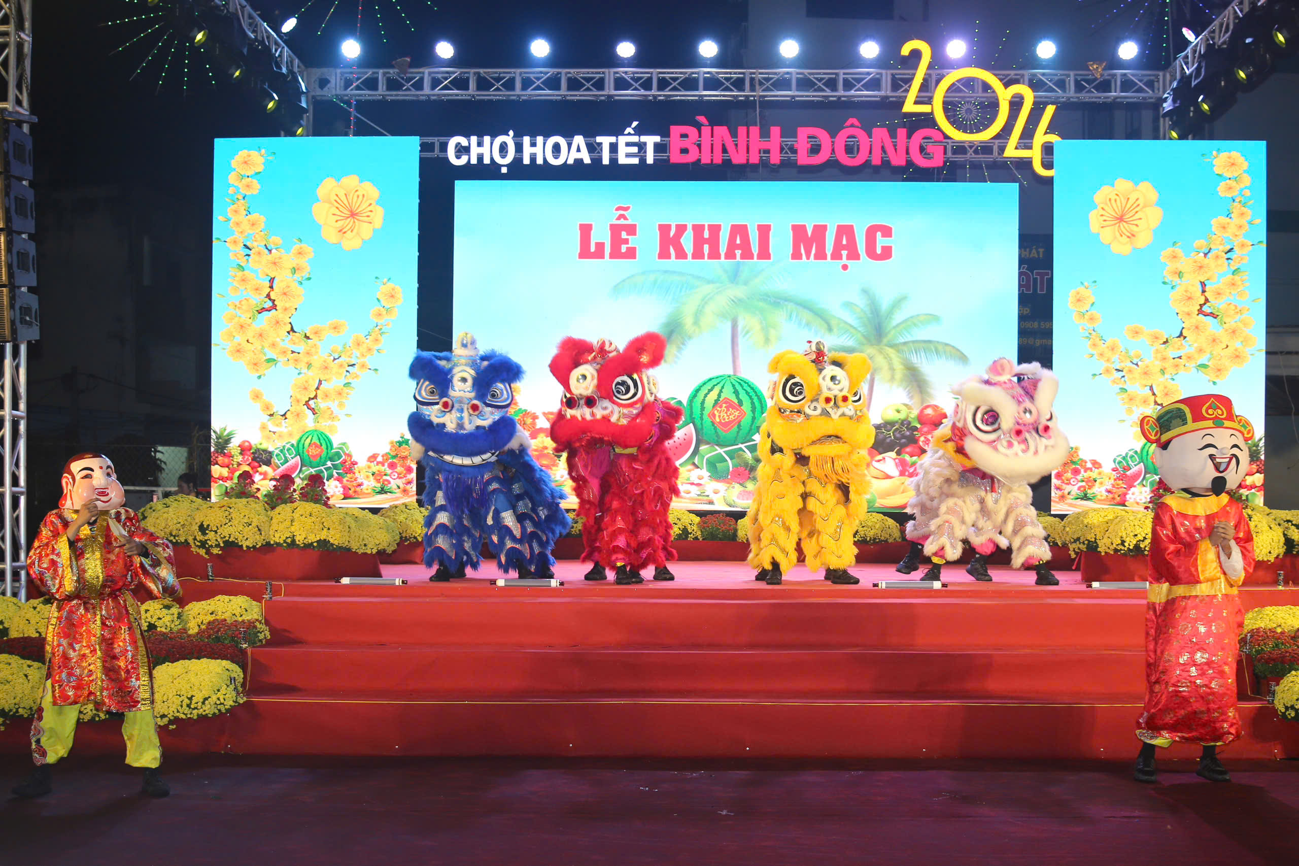 TPHCM: Khai mạc Chợ hoa Tết Bình Đông - Xuân Bính Ngọ 2026 - Ảnh 13.