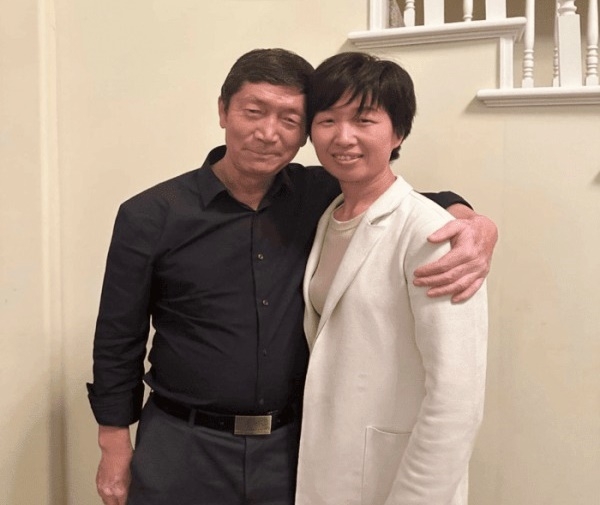 Guojun Xuan (trái, 65 tuổi) và Silvia Zhang, 38 tuổi. Ảnh: Nypost