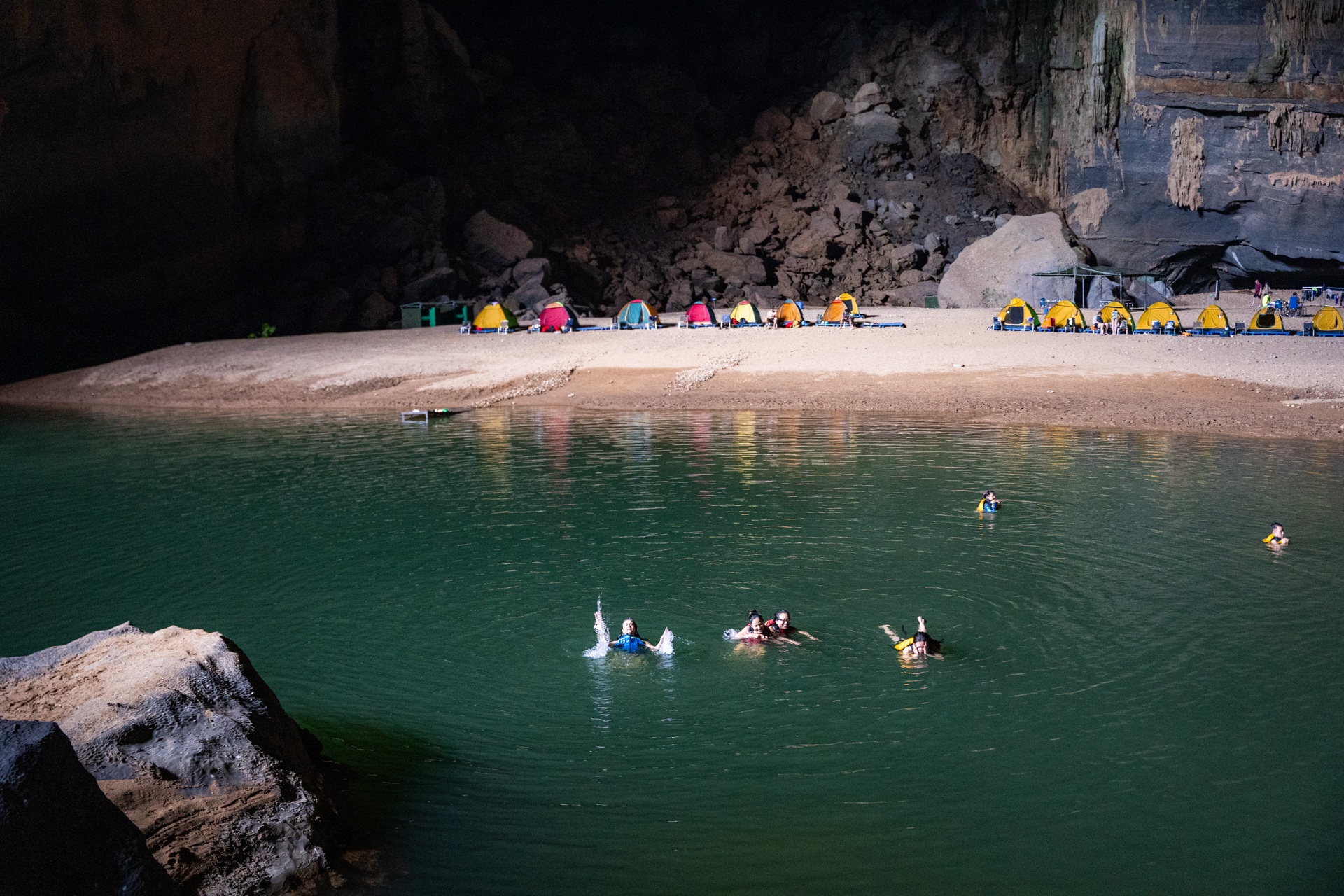 Khám phá một trong những hang động lớn nhất thế giới ở Quảng Trị - 8