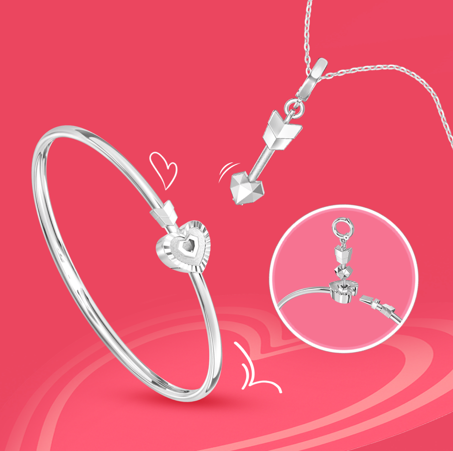 Thiết kế vòng đôi với kết cấu đặc biệt khi charm mũi tên là chìa khóa mở vòng tay. Ảnh: PNJ