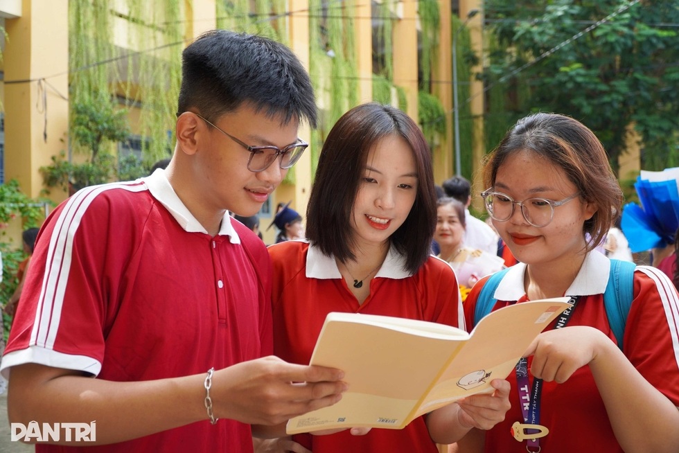 Tuyển sinh đại học 2026: Giới hạn 10 nguyện vọng là làm khó thí sinh? - 10