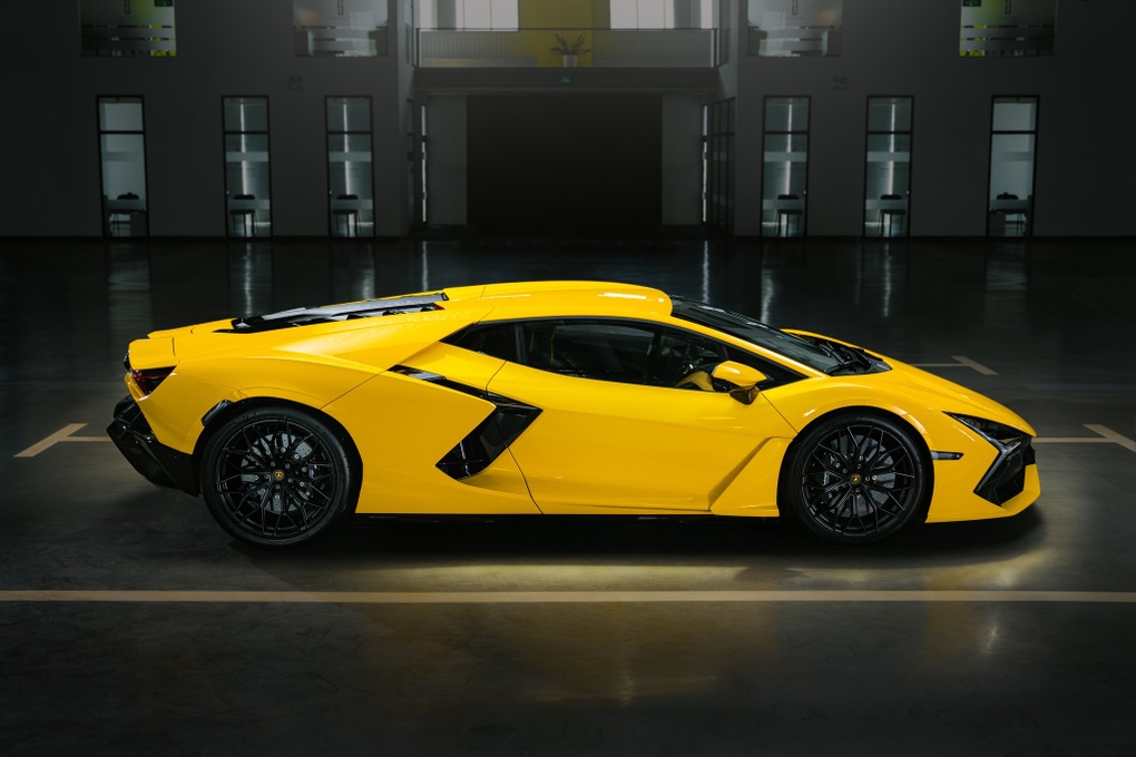 Lamborghini Revuelto đầu tiên về Việt Nam sát Tết, giá khởi điểm 44 tỷ đồng - 2